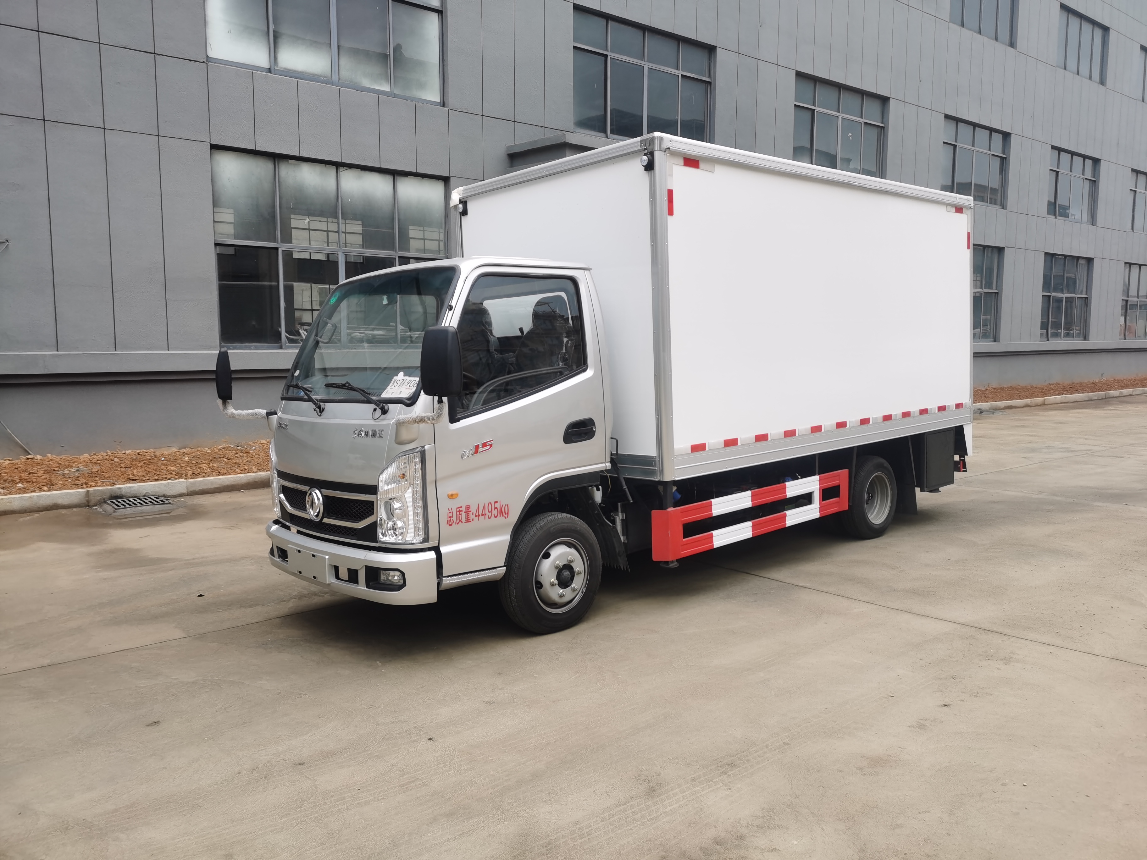 4.2米蓝牌舞台车
